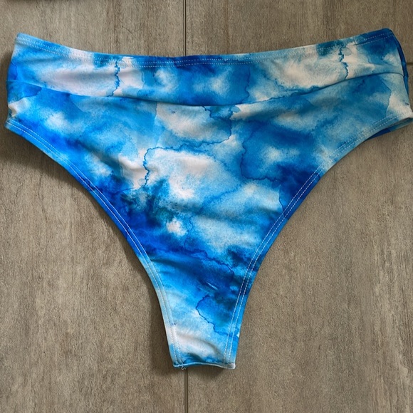 Blue and white tie dye bikini bottoms - Picture 2 of 2